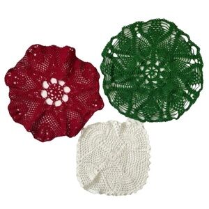Set of 3 beautiful crochet doilies red, white and Green New